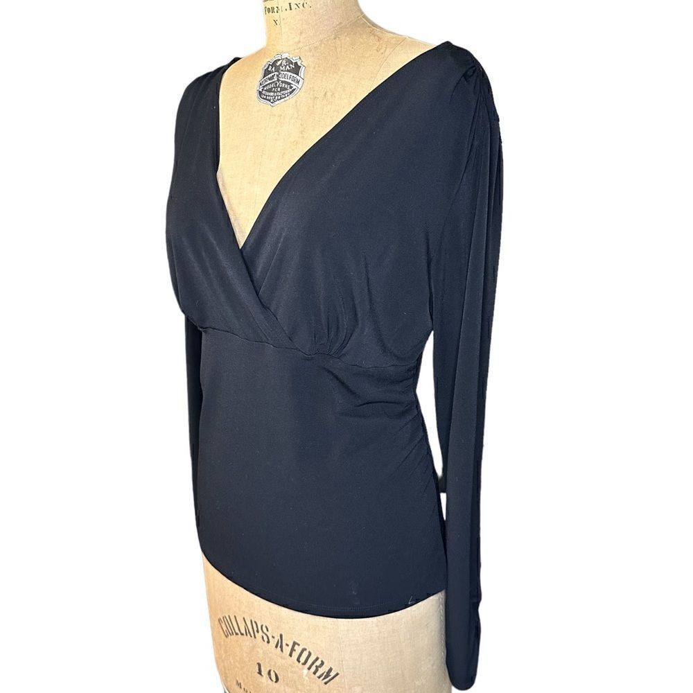 Andre Oliver Black Wrap effect top - Picture 2 of 11